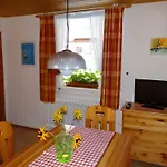 Prázdninový dům Gaestehaus Brigitte Kienzler *